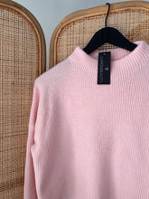 Lade das Bild in den Galerie-Viewer, Pullover rosa
