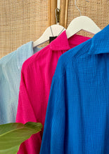 Lade das Bild in den Galerie-Viewer, Musselin Bluse pink, blau und hellblau 
