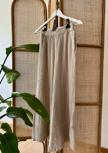 Beige weite Leinenhose