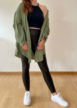 Lade das Bild in den Galerie-Viewer, Musselin Bluse olive
